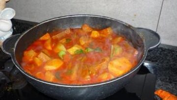 ricette vegane spezzatino vegan con patate e pomodoro 9 1