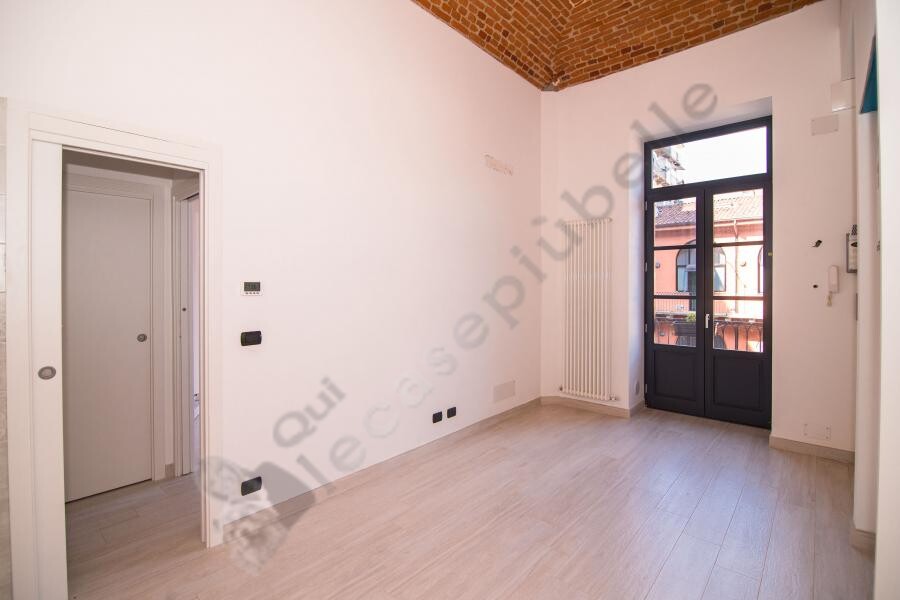 palazzo depoca Piazza Vittorio pressi vendesi bilocale 03