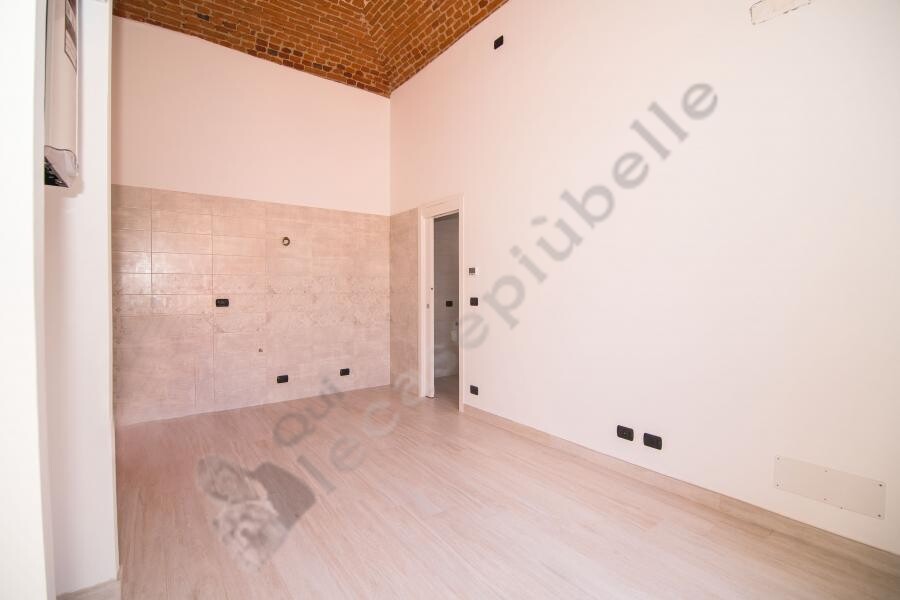 palazzo depoca Piazza Vittorio pressi vendesi bilocale 05