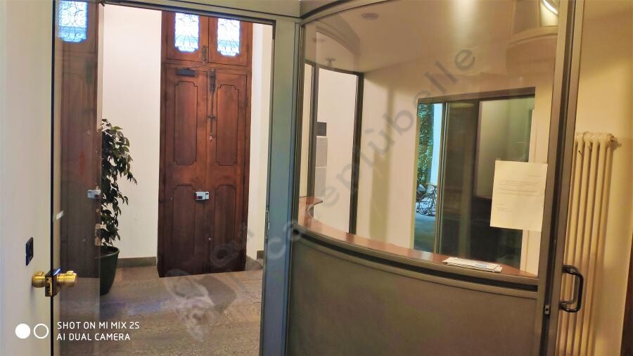 via lagrange pressi vendesi bellissimo bilocale con soppalco su tre livelli 04