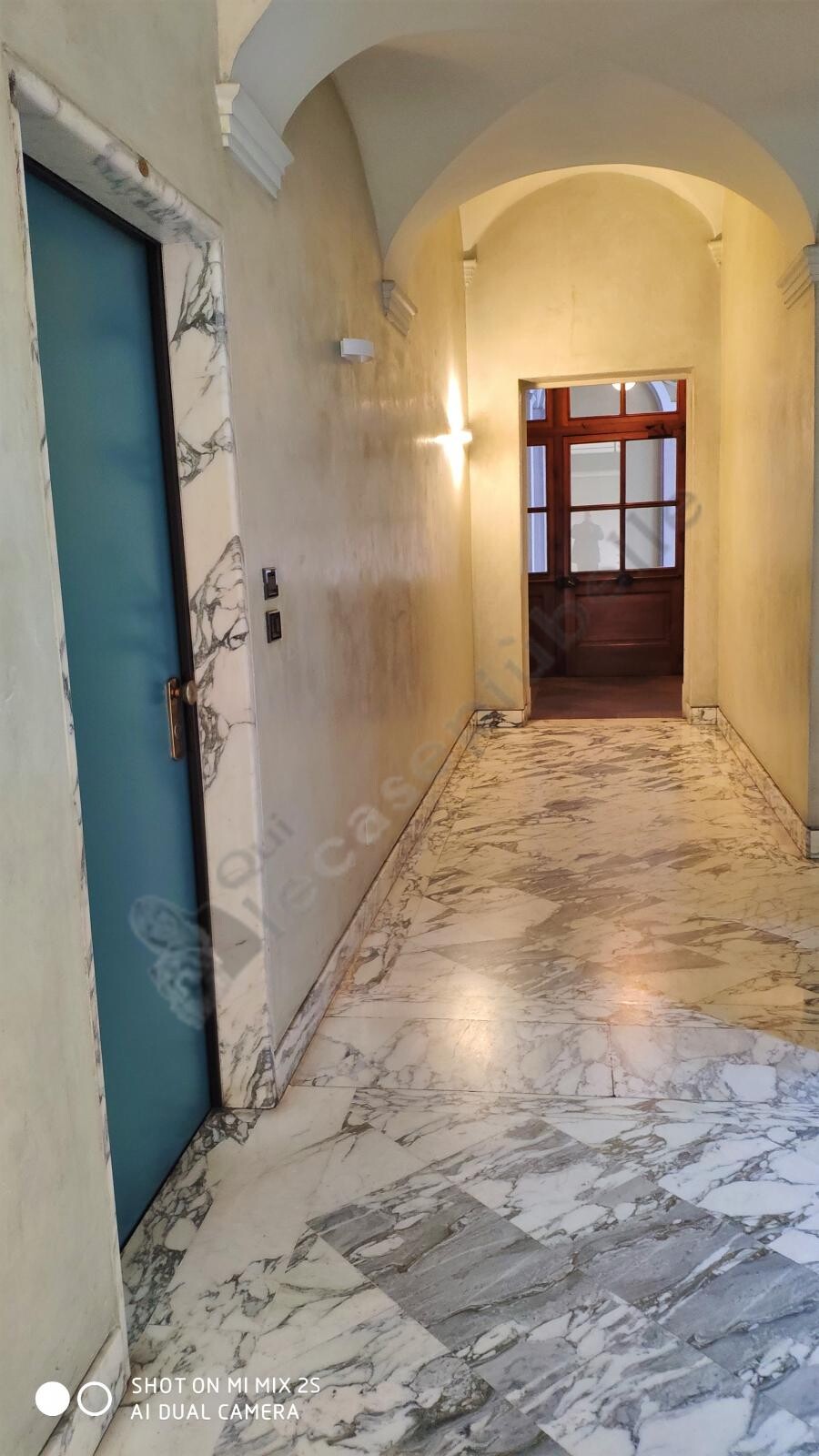 via lagrange pressi vendesi bellissimo bilocale con soppalco su tre livelli 07