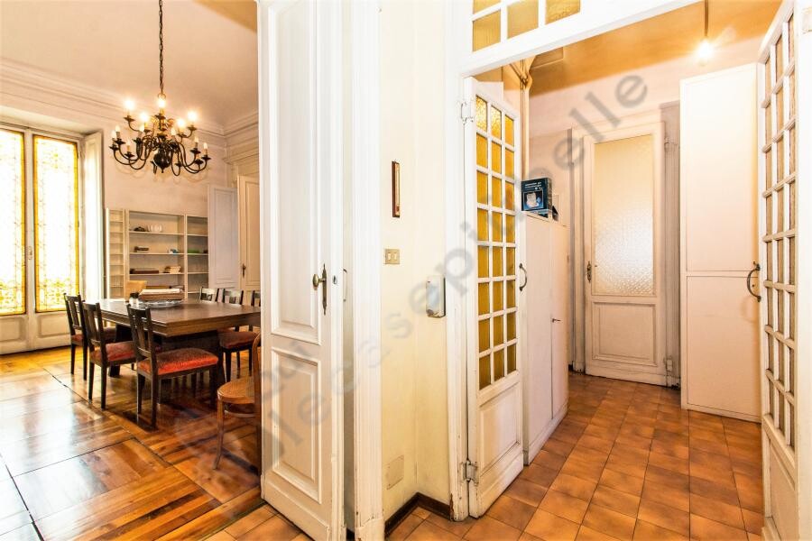 piazza solferino pressi ampio appartamento in stabile elegante 03