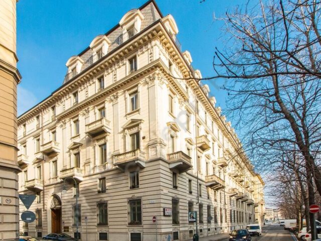 piazza solferino pressi ampio appartamento in stabile elegante 18