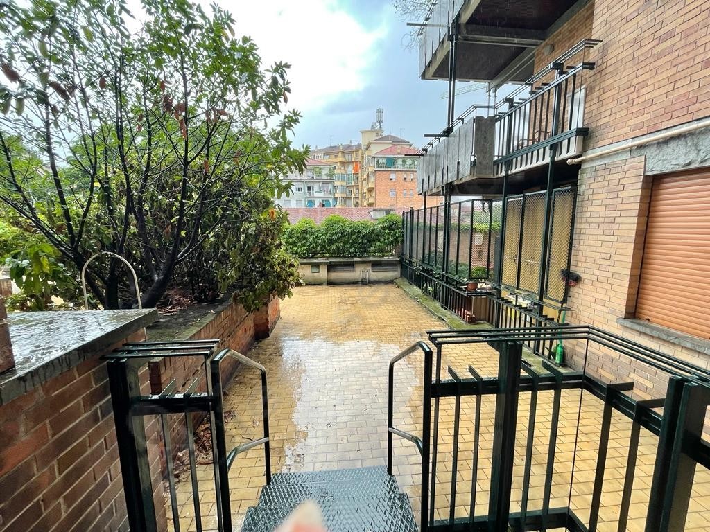 ampio-alloggio-con-terrazzo-vista-mole-antonelliana02