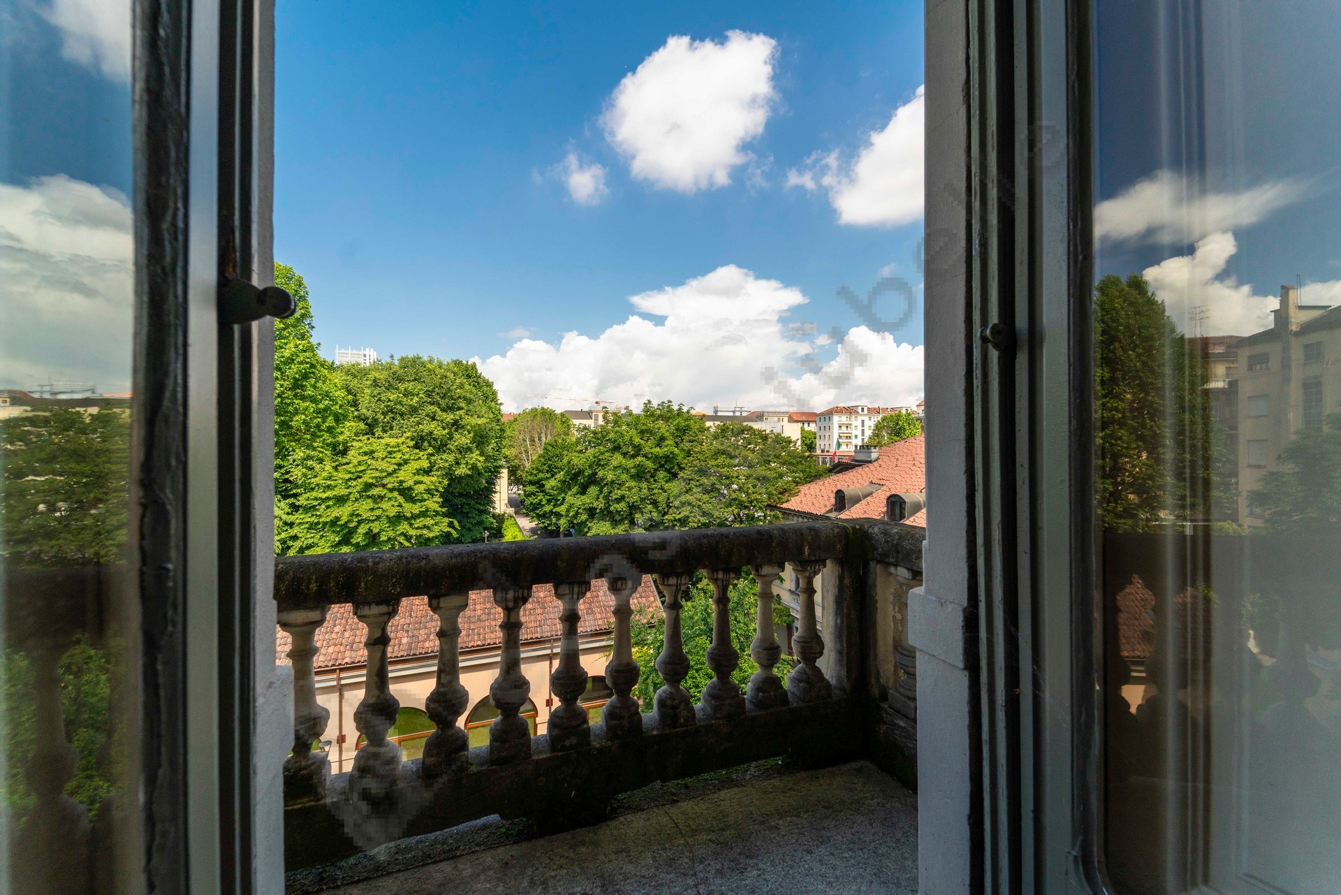 Piazza-Solferino-elegante-appartamento-ristrutturato-vendesi-01
