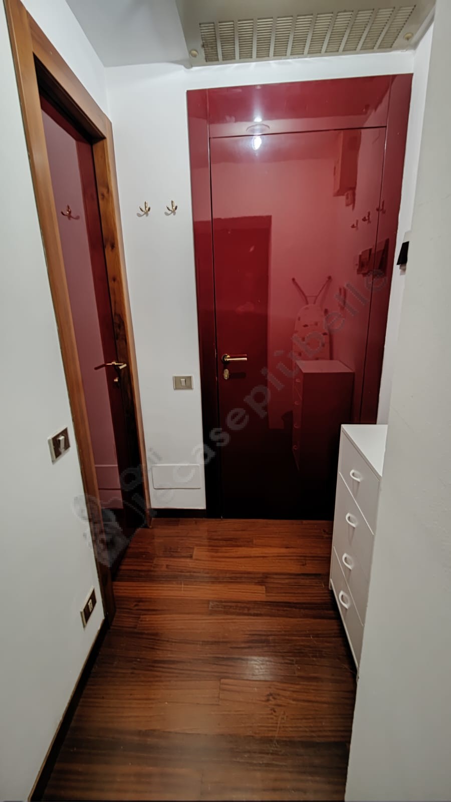 via-garibaldi-monolocale-piano-alto-in-stabile-del-700 (8)