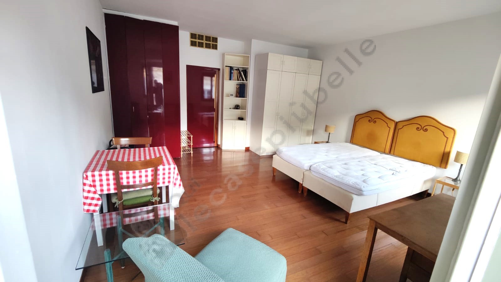 via-garibaldi-monolocale-piano-alto-in-stabile-del-700 (9)